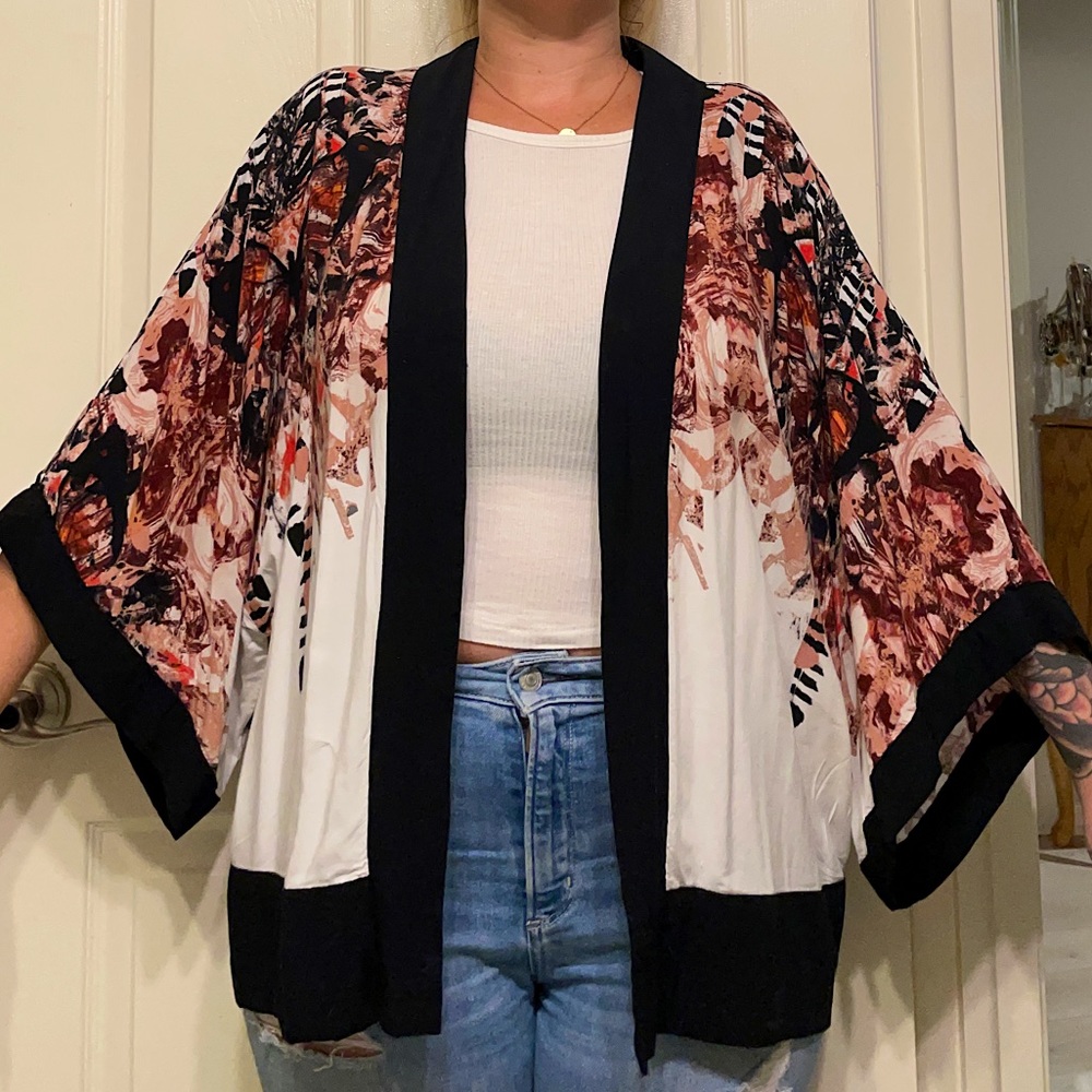 White and black kimono medium